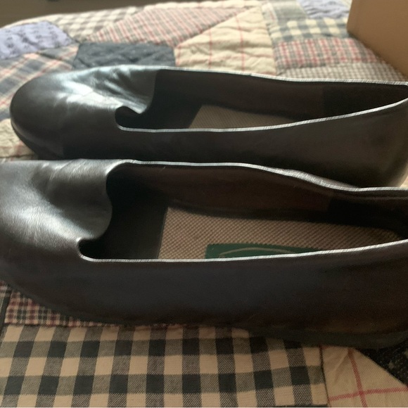 Nearly new, Easy Spirit, dark brown flats - Picture 11 of 15